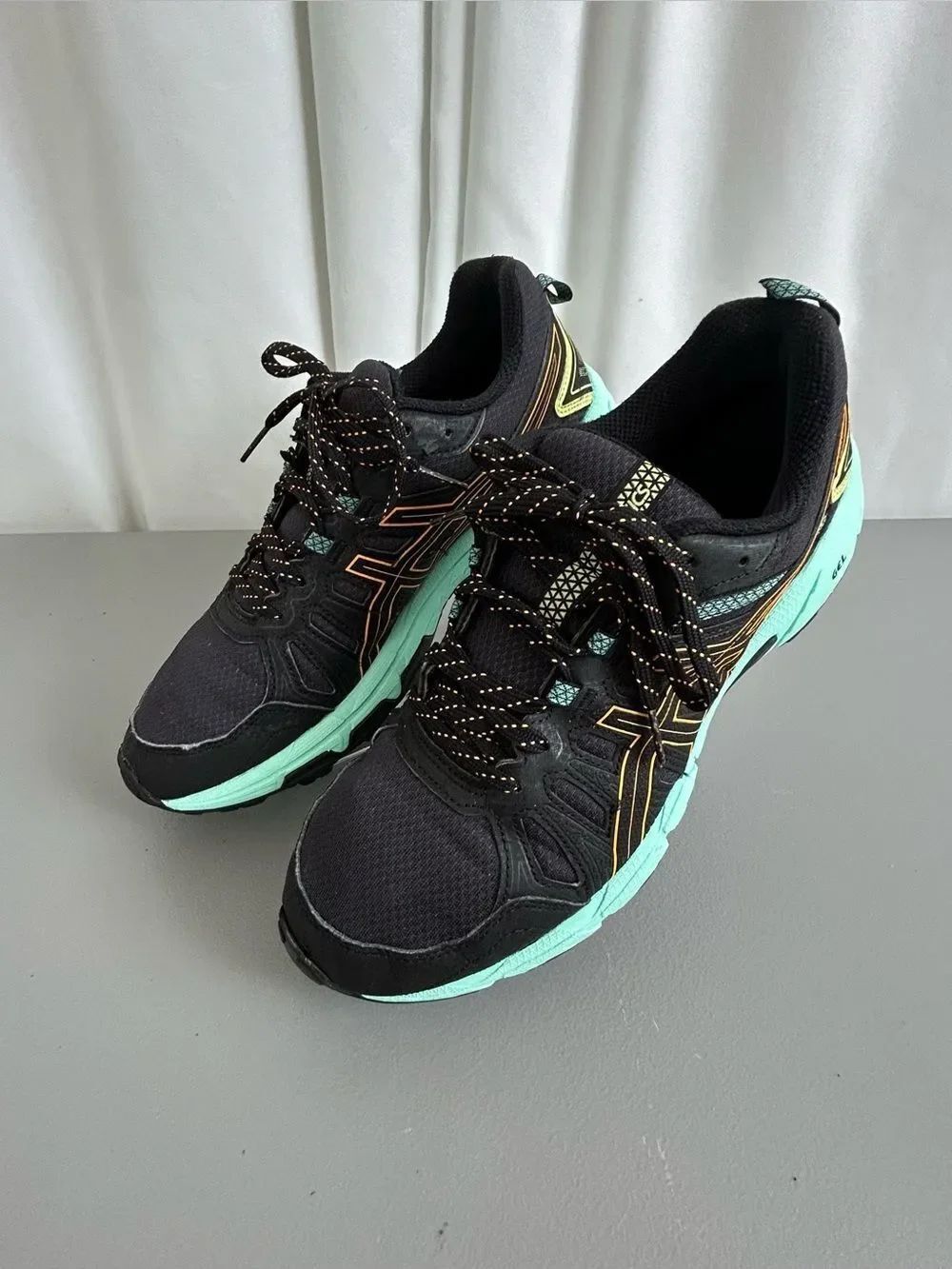 ASICS women’s Black Sneakers with Mint and Gold Accents size 10 - Picture 4 of 10